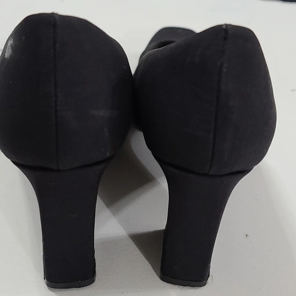 Mootsies Tootsies Heeled‎ Pumps Black Slip-ons Comfort Size 8.5 GUC READ